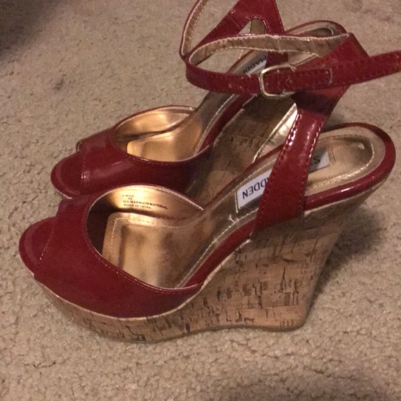 6.5 Red Steve Madden Wedges - Picture 2 of 3